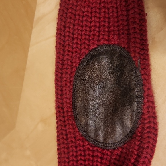 Gap-Red Cable Knit Sweater with Button Collar. Size 3T - Picture 5 of 7